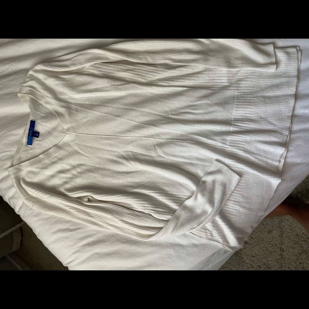 Light weight sweater/shirt